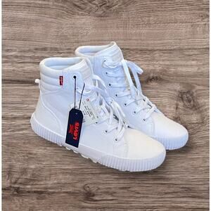 NWT White Canvas Levi’s Ankle Boots Size 9